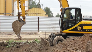 Выкопать яму экскаватором в Армавире от 923 руб. - 2Землекопа-Рмв